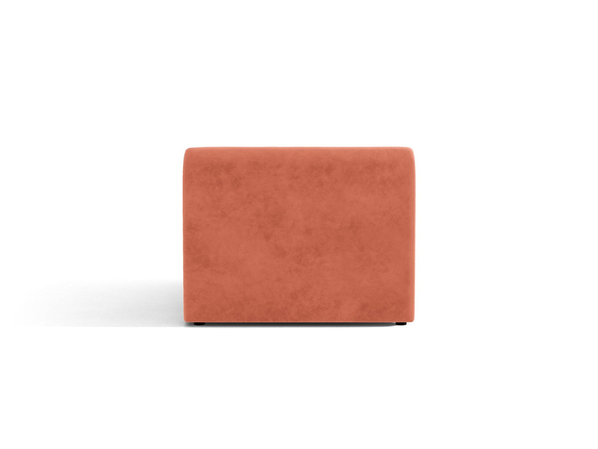 Einsitzer-Modul des Miley Sofas von Micadoni in Dunkelbeige, bezogen mit samtartigem Bluvel-Stoff, mit schwarzen Kunststofffüssen.