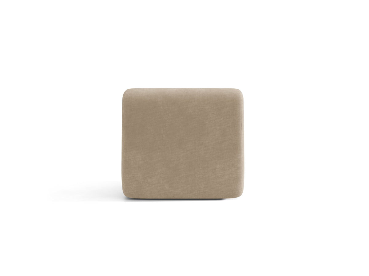 Armloses Samtmodul-Sofaelement Neo von Micadoni in dunklem Olivgrün, mit schwarzen Kunststoffbeinen, Teil eines modularen Sofasystems.