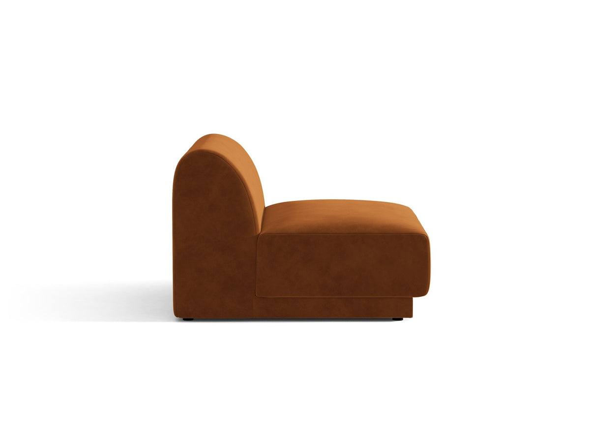 Einsitzer-Modul des Miley Sofas von Micadoni in Dunkelbeige, bezogen mit samtartigem Bluvel-Stoff, mit schwarzen Kunststofffüssen.
