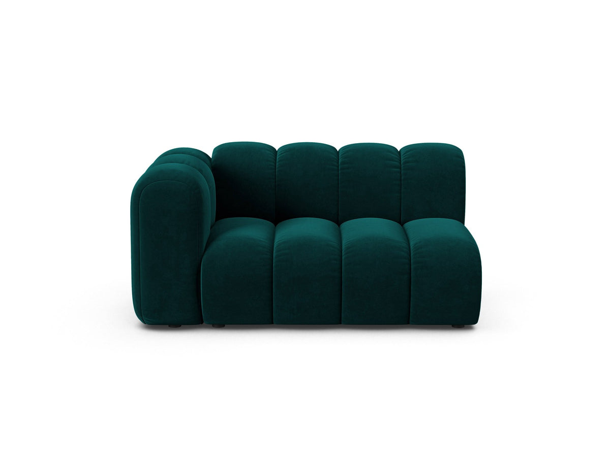 Zweisitziges modulares Sofa Lupine von Micadoni in leichtem Beige mit Venus-Stoffbezug, schwarzen Kunststoffbeinen und niedriger Rückenlehne.