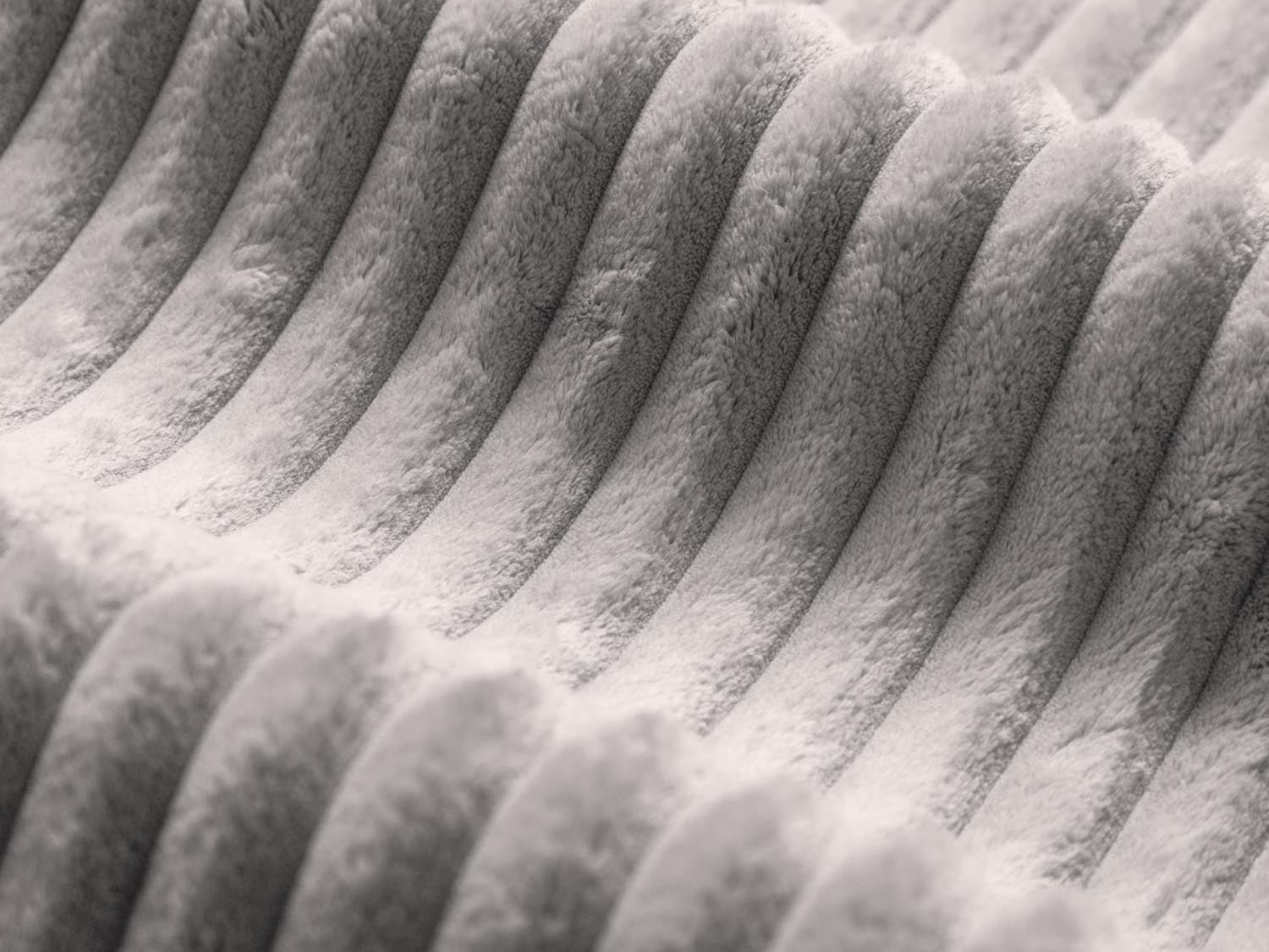 Erleben Sie das elegante Martina Sofa links 2-Sitzer von Micadoni – perfekt für Ihr modernes Zuhause, komfortabel und vielseitig kombinierbar.