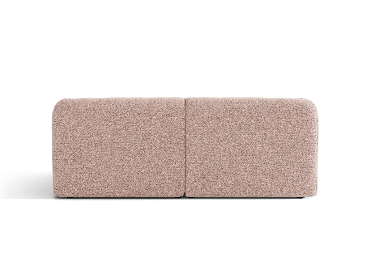 Dunkelbeiges 2er Sofa Miley von Micadoni mit Bluvel-Stoffbezug, schwarzen Kunststoffbeinen und flacher Rückenlehne, freigestellt fotografiert.