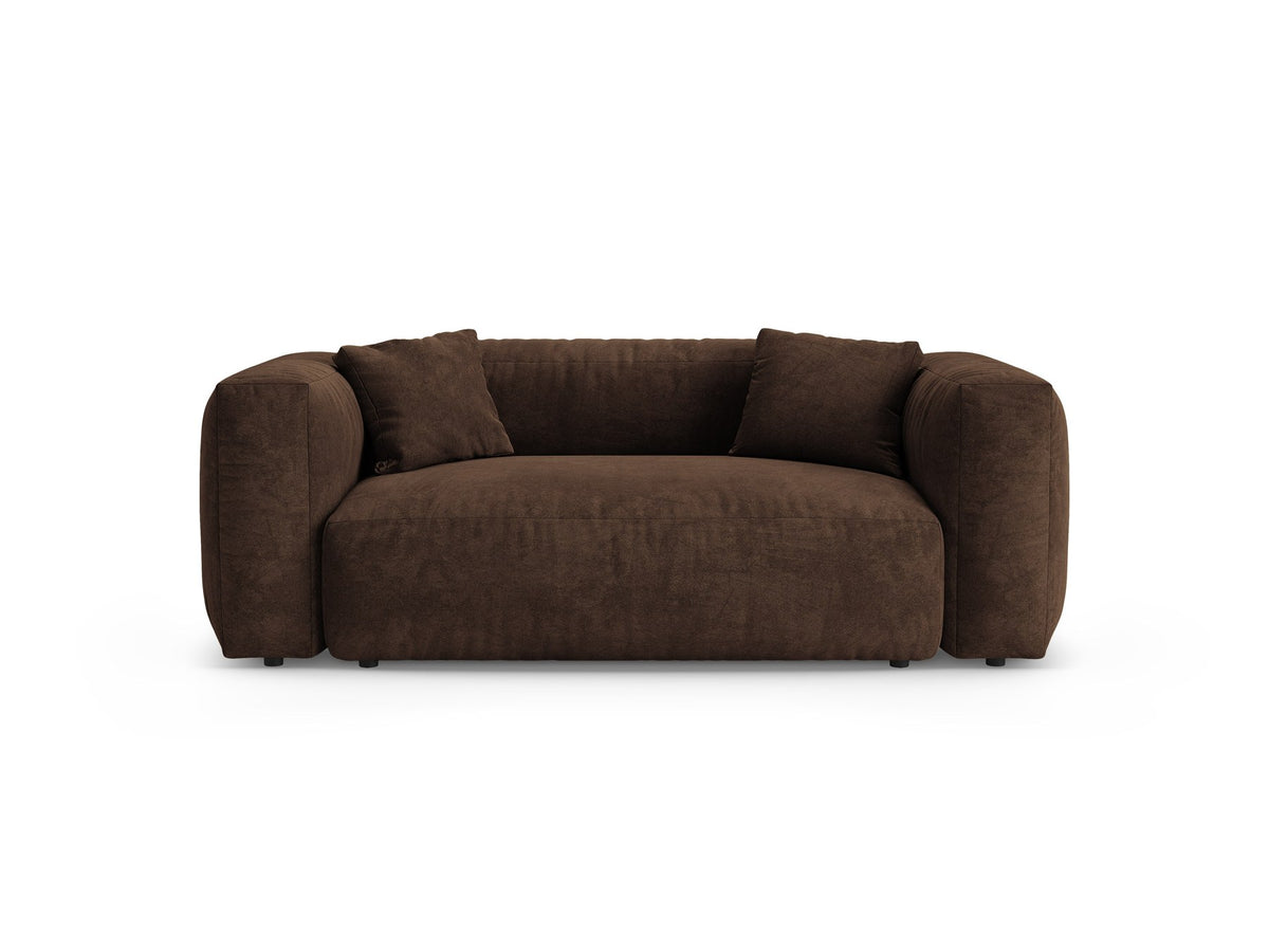 Martina 2er Sofa von Micadoni in Schokolade mit Vogue Stoffbezug, schwarzen Kunststoffbeinen und gepolsterter Rückenlehne.