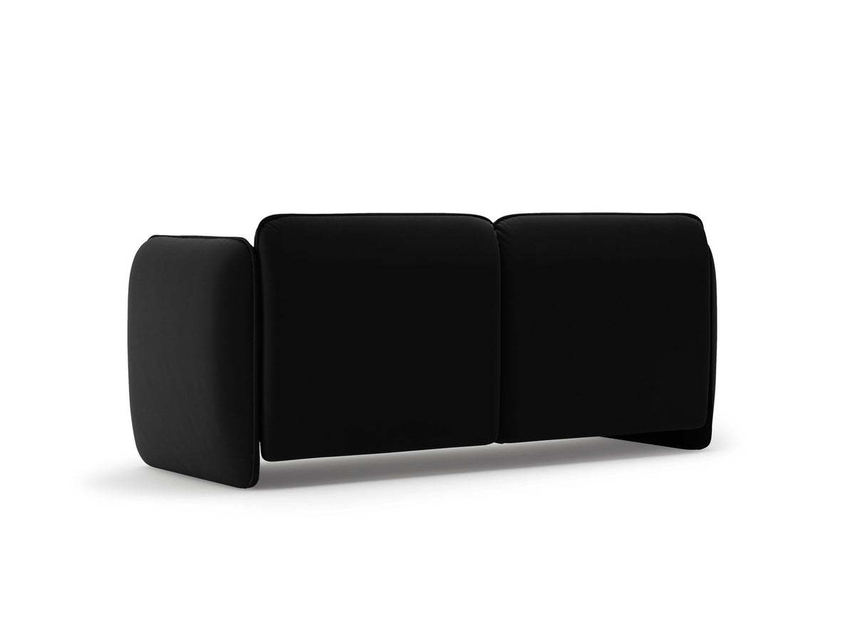 Zweisitzer-Sofa Georgia von Micadoni in Kobalt mit samtigem Bezug, gepolsterten Armlehnen und schwarzen Kunststoffbeinen, Frontalansicht.