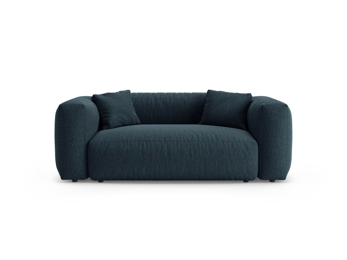2-Sitzer Sofa Martina in Blue Jeans-Boston präsentiert im Onlineshop von KAQTU Design AG. 2er Sofa ist von Micadoni