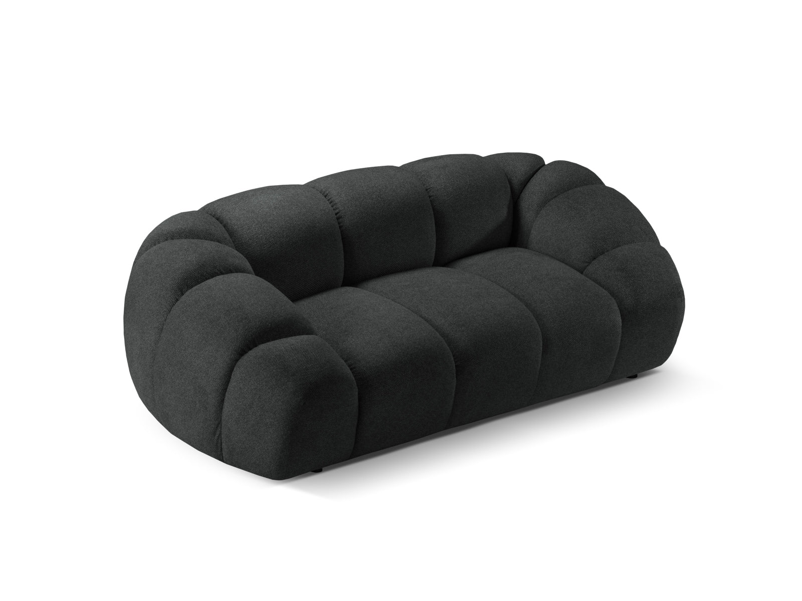 Entdecken Sie das elegante Diana Sofa 2 Sitzer von Micadoni – perfektes Möbelstück für Ihr Wohnzimmer, das modernes Design und Komfort vereint!