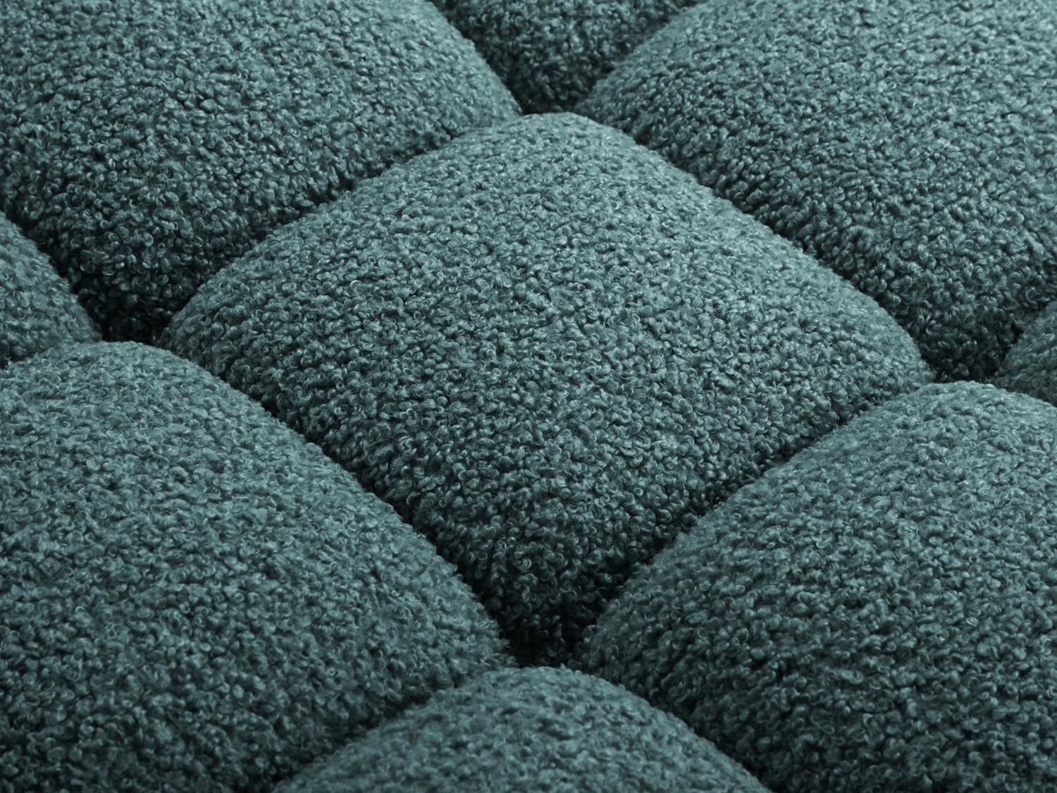Elegantes 2-Sitzer Sofa Bellis Boucle in stilvollem Petrol, perfekt für zeitgemäße Wohnräume und entspannte Stunden.