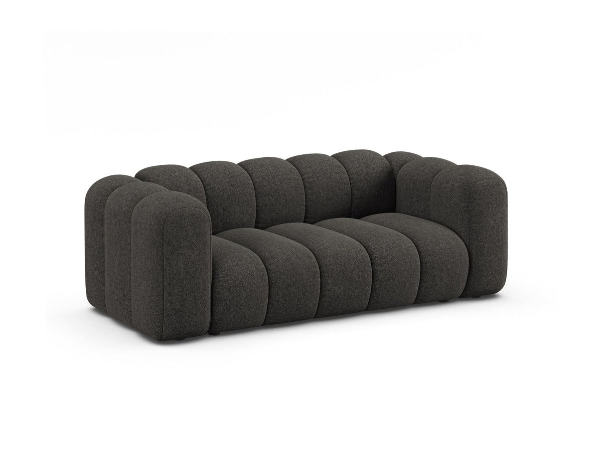 Lupine Sofa 2 Sitzer in Dark Grey-Eden präsentiert im Onlineshop von KAQTU Design AG. 2er Sofa ist von Micadoni