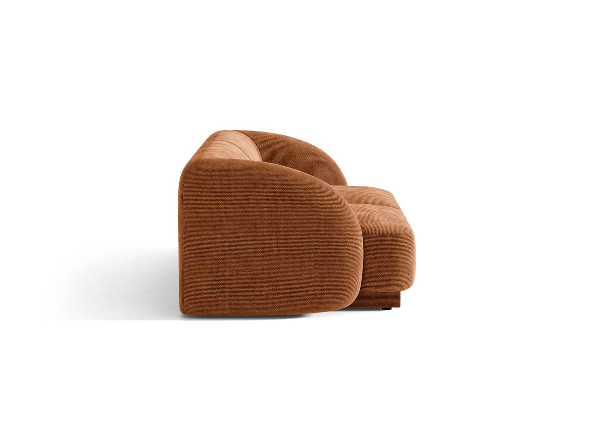 Dunkelbeiges 2er Sofa Miley von Micadoni mit Bluvel-Stoffbezug, schwarzen Kunststoffbeinen und flacher Rückenlehne, freigestellt fotografiert.