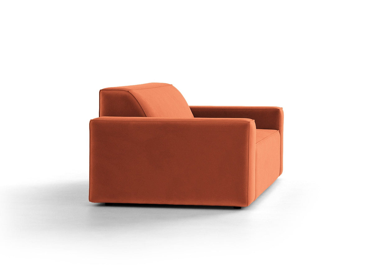 Zweisitzer-Sofa Jodie von Micadoni mit beigem Samtbezug, schwarzen Kunststoffbeinen und gepolsterter Rückenlehne, Frontalansicht.