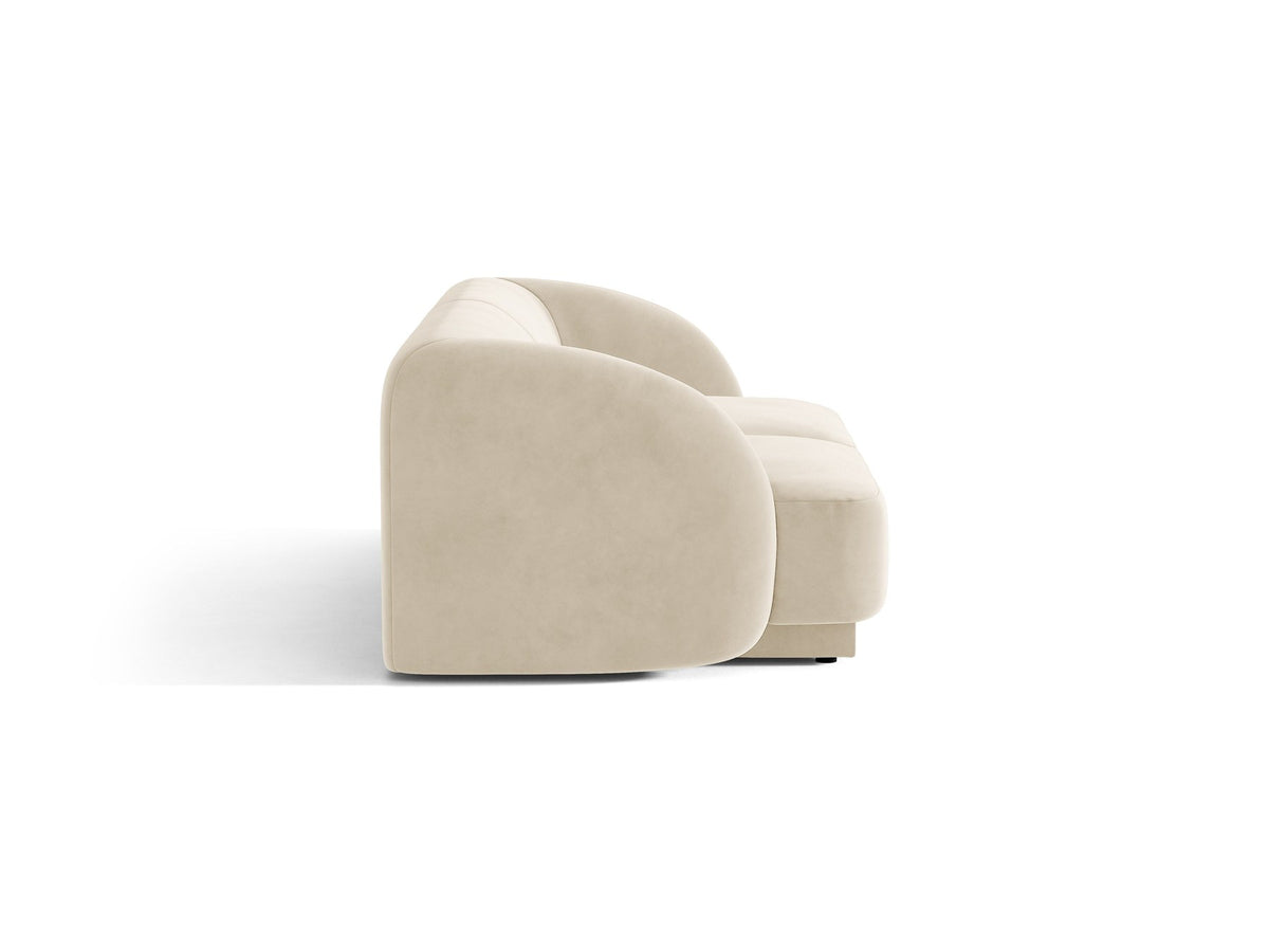 Dunkelbeiges 2er Sofa Miley von Micadoni mit Bluvel-Stoffbezug, schwarzen Kunststoffbeinen und flacher Rückenlehne, freigestellt fotografiert.