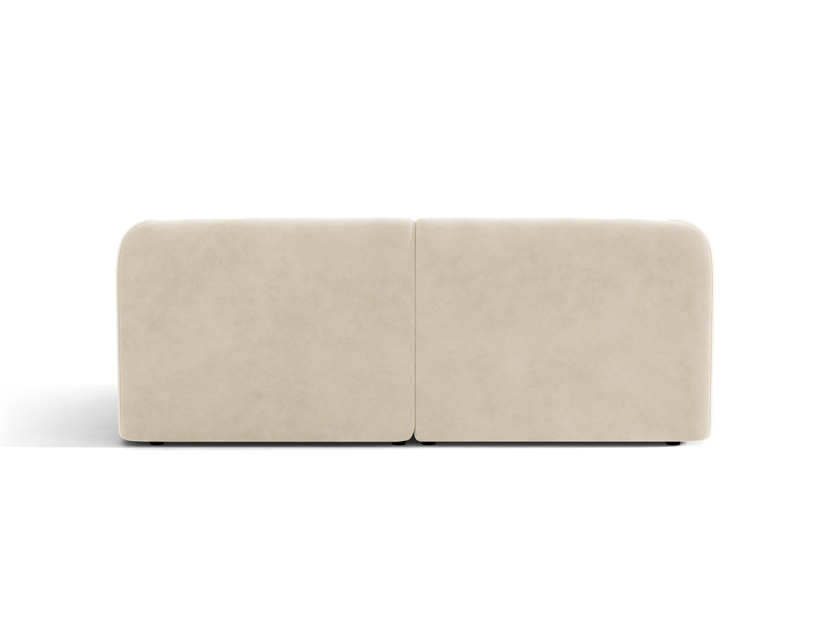 Dunkelbeiges 2er Sofa Miley von Micadoni mit Bluvel-Stoffbezug, schwarzen Kunststoffbeinen und flacher Rückenlehne, freigestellt fotografiert.