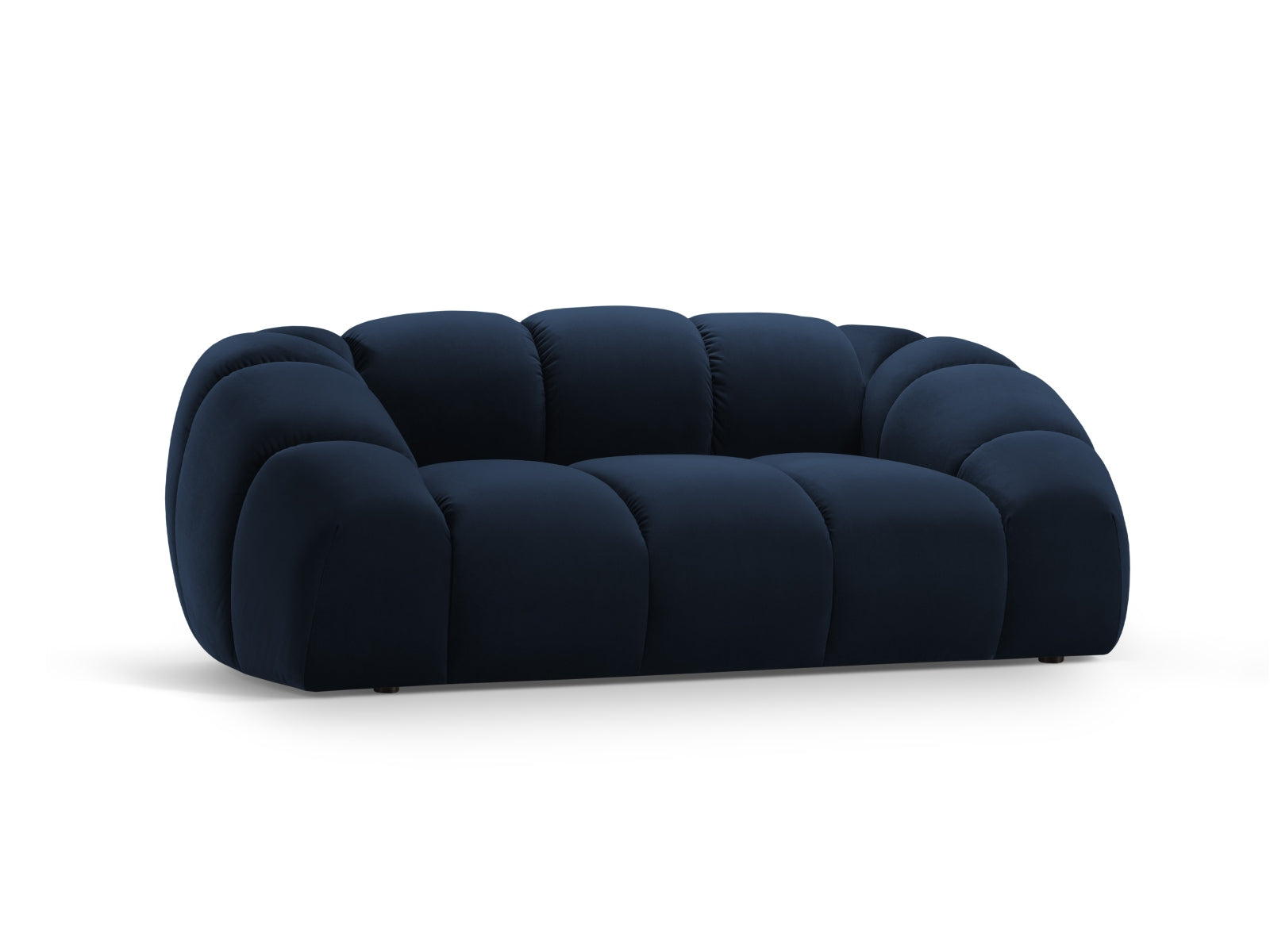 Erleben Sie das stilvolle Diana Velour Sofa 2 Sitzer von Micadoni. Hochwertiger Velours, modernes Design und optimaler Sitzkomfort für Ihr Zuhause.