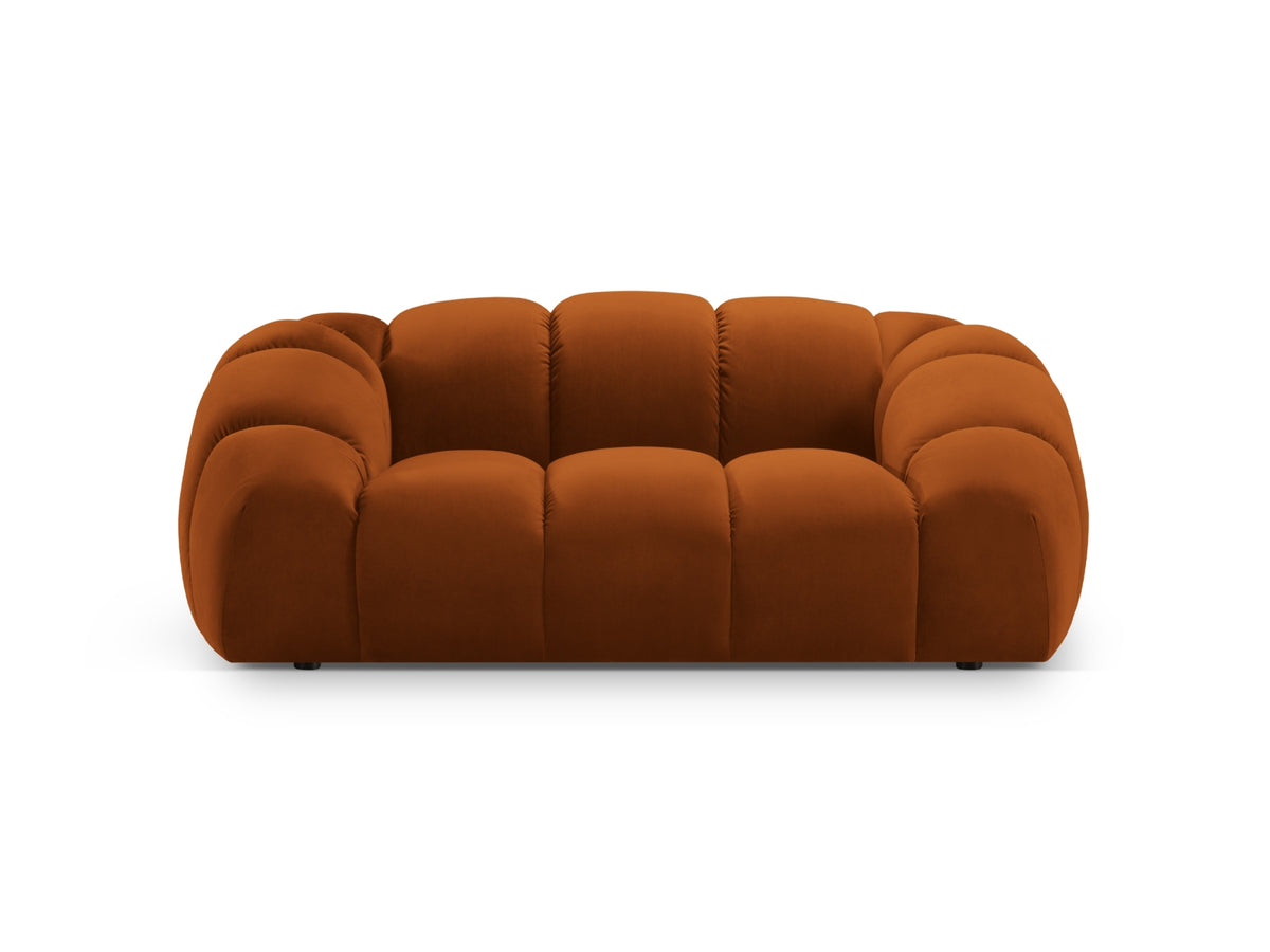 Diana Velour Sofa 2 Sitzer in Terracotta-Salvador präsentiert im Onlineshop von KAQTU Design AG. 2er Sofa ist von Micadoni