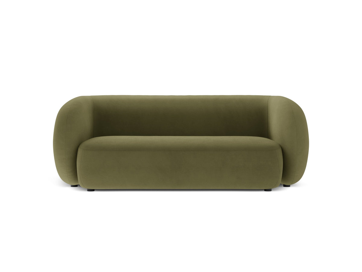 Weisses 4er Sofa Kate von Micadoni mit strukturiertem Bouclé-Stoff, schwarzen Kunststoffbeinen und breiter Sitzfläche.