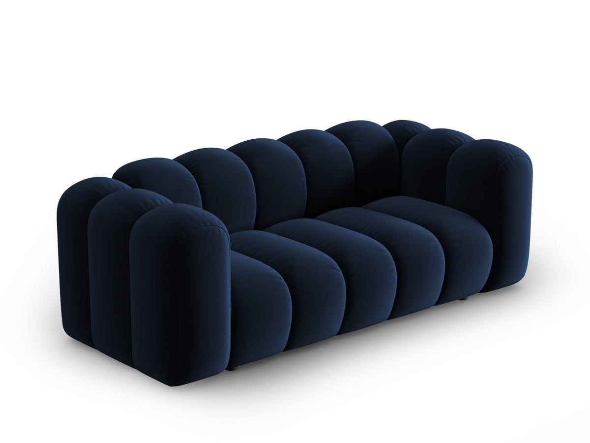 Lupine Velour Sofa 2 Sitzer in Royal Blue-Salvador präsentiert im Onlineshop von KAQTU Design AG. 2er Sofa ist von Micadoni