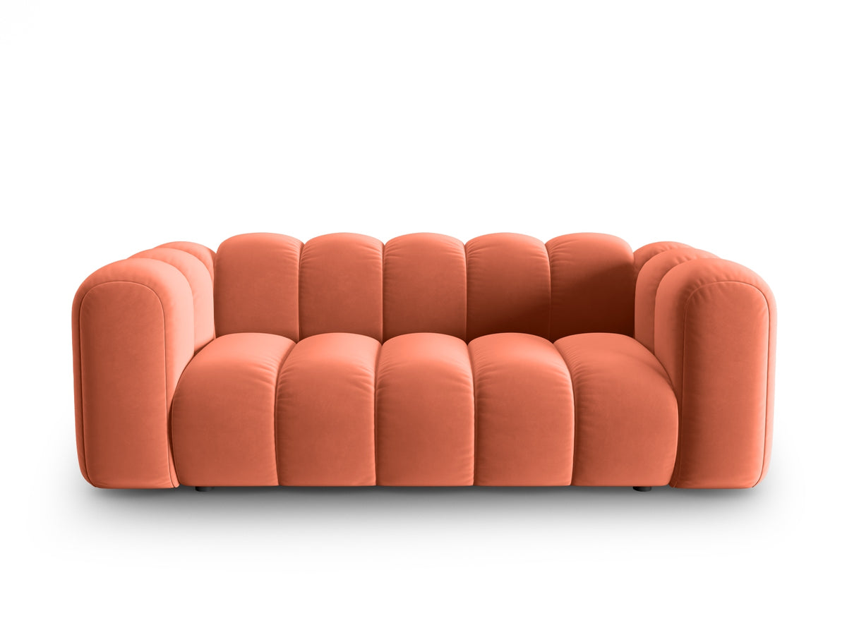 Lupine Velour Sofa 2 Sitzer in Coral-Salvador präsentiert im Onlineshop von KAQTU Design AG. 2er Sofa ist von Micadoni