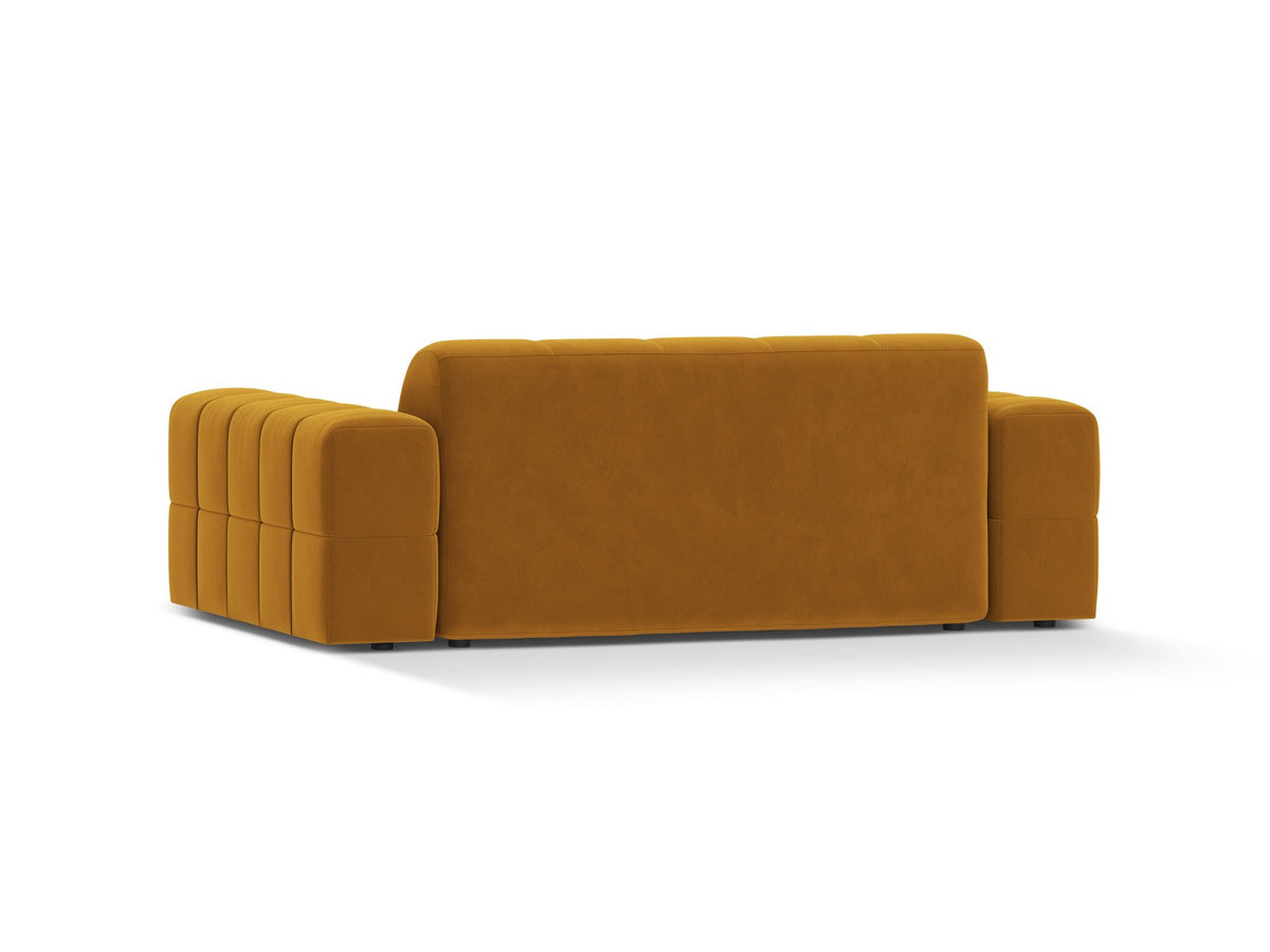 Beiges 2er Sofa Jennifer von Micadoni mit Chenille-Bezug, schwarzen Kunststoffbeinen und gepolsterter Rückenlehne auf hellem Hintergrund fotografiert.