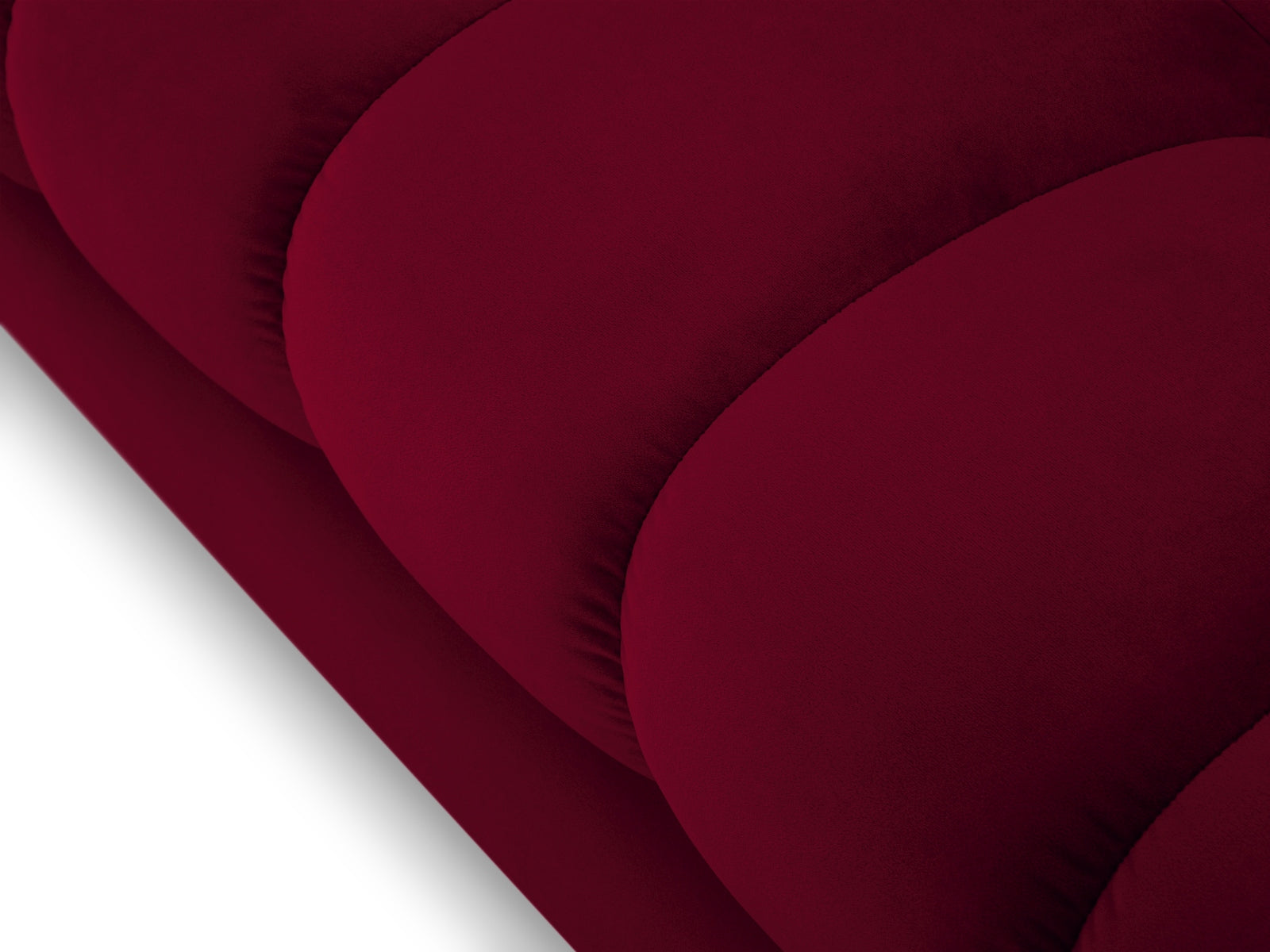 Stylisches 2-Sitzer Sofa Mamaia aus weichem Velours, in ansprechendem Rot und Schwarz, ideal für ein modernes und einladendes Zuhause.