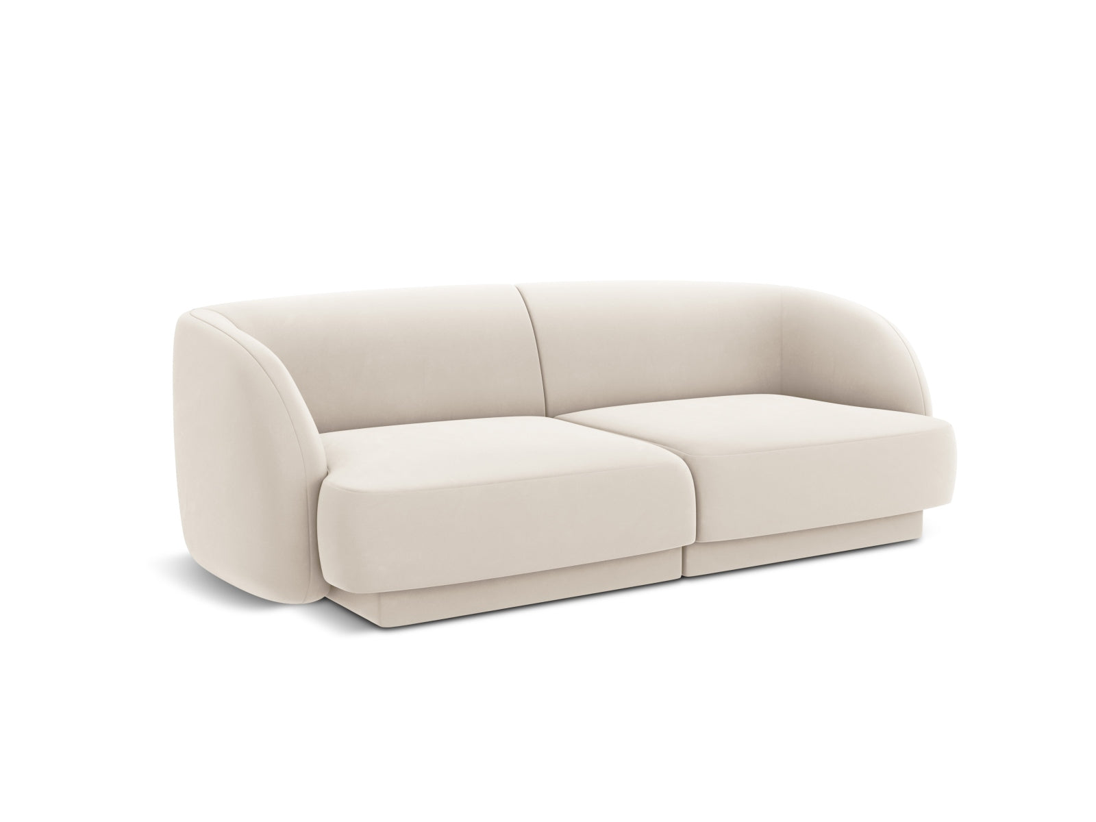 Erleben Sie das luxuriöse Miley Velour Sofa 2 Sitzer von Micadoni – der perfekte Mix aus modernem Design und hohem Sitzkomfort für Ihr Zuhause.