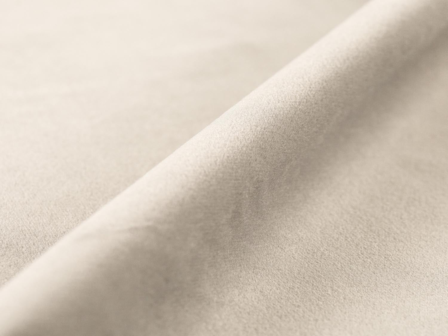 Entdecken Sie das Eden Velour Sofa 2-Sitzer von Micadoni: Hochwertiges Velours, modernes Design und optimaler Komfort für Ihr Zuhause.