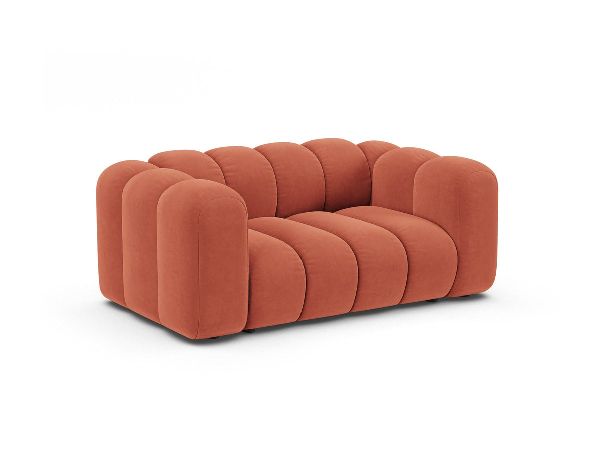 Produktfoto des Lupine Modularen 2er Sofas von Micadoni in leichtem Beige mit Venus-Samtstoff und schwarzen Kunststoffbeinen.