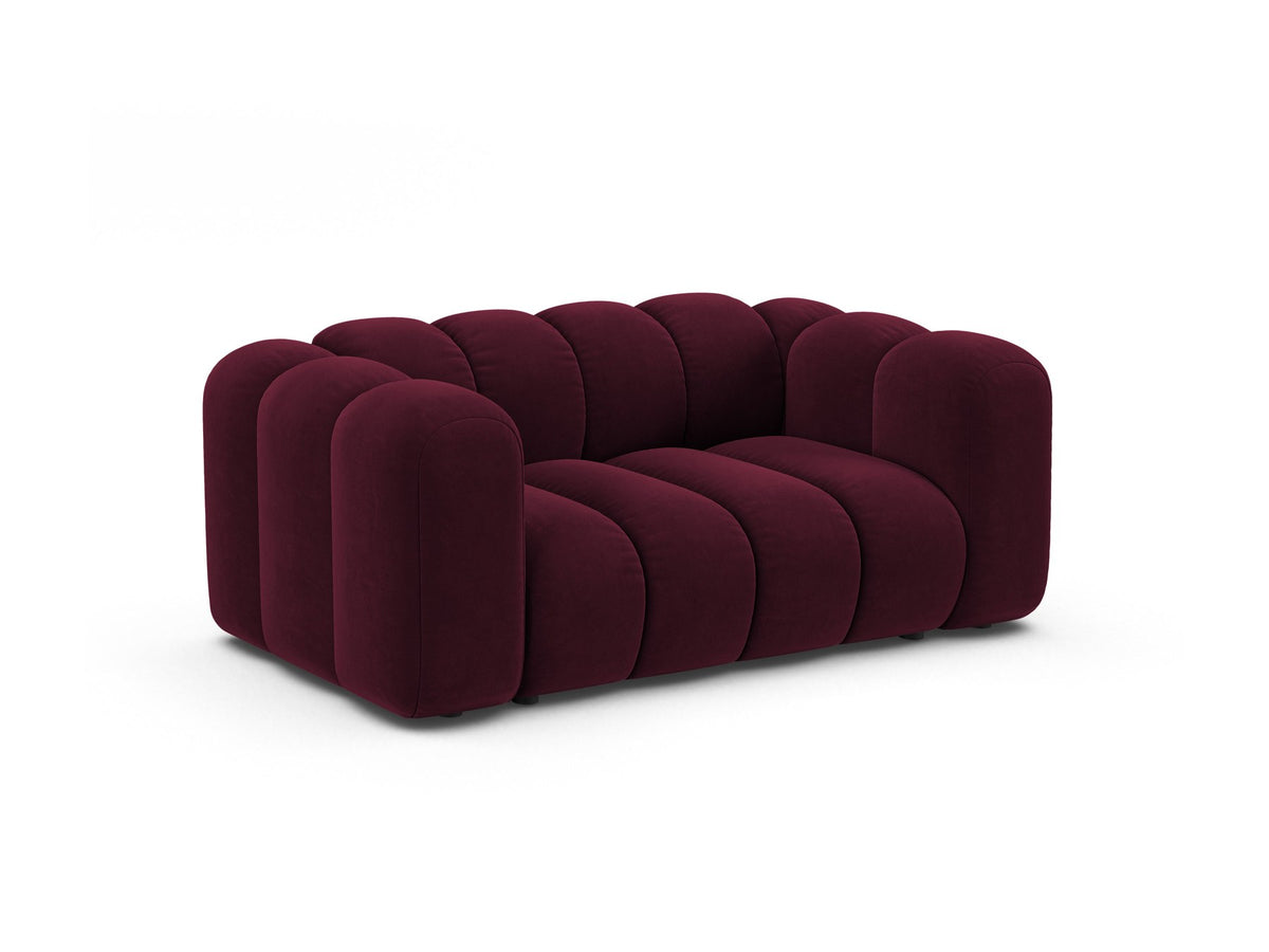Produktfoto des Lupine Modularen 2er Sofas von Micadoni in leichtem Beige mit Venus-Samtstoff und schwarzen Kunststoffbeinen.