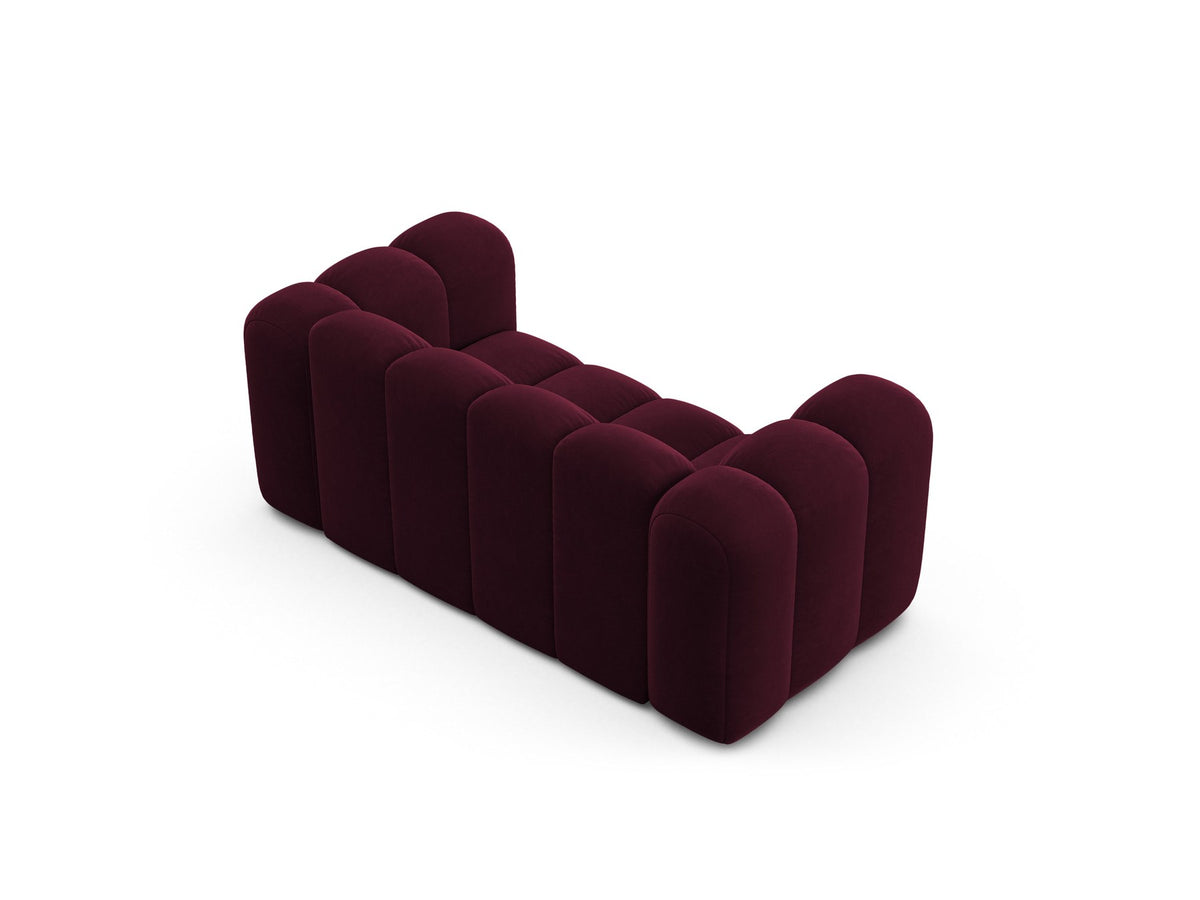 Produktfoto des Lupine Modularen 2er Sofas von Micadoni in leichtem Beige mit Venus-Samtstoff und schwarzen Kunststoffbeinen.