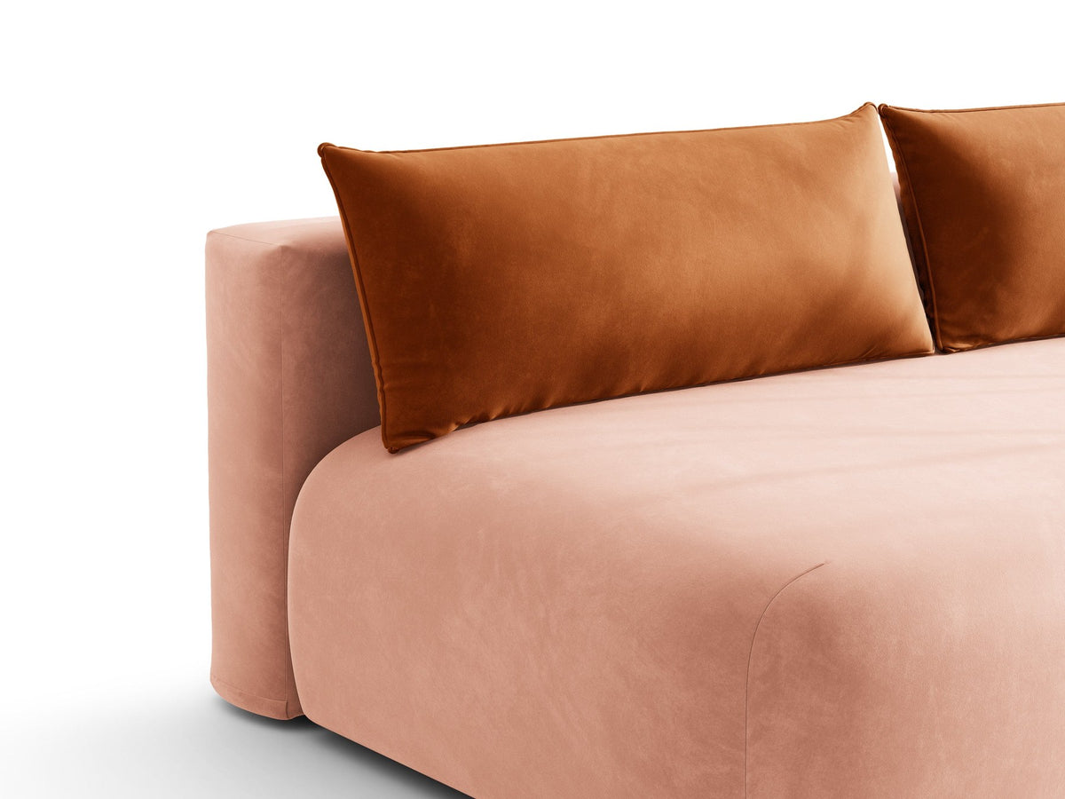 Beiges 3er Sofa Hena von Micadoni mit Chenille-Stoff, abgerundeter Form ohne Armlehnen, Kunststoffbeinen und sichtbarem Bettkasten.