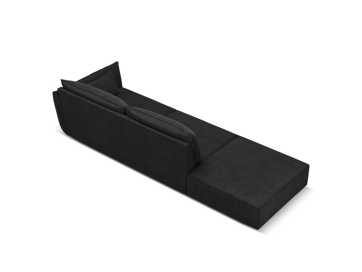 Kaelle Sofa links 4 Sitzer in Black-Over The Horizon präsentiert im Onlineshop von KAQTU Design AG. L-Sofa links ist von Micadoni