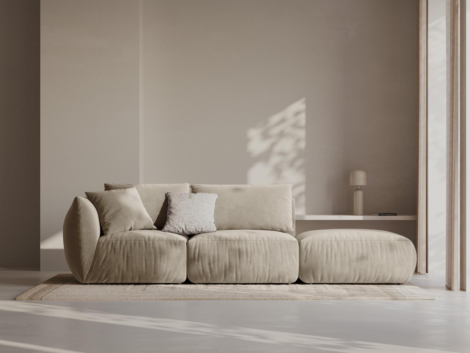 Elegantes Chris Velour Modular Sofa in Ecru-Casino, ideal für stilvolle Wohnräume. Komfortabler 3-Sitzer von Micadoni.