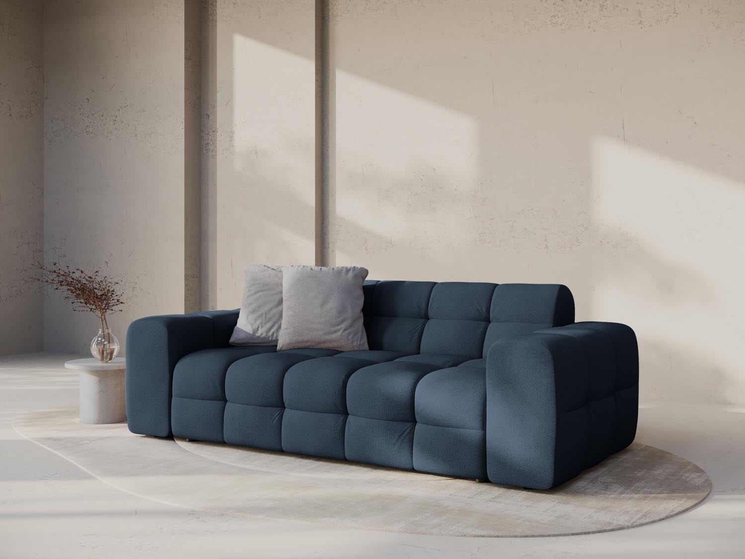 Elegantes Kendal 3-Sitzer Sofa in Navy Blue, stilvoll und modern, ideal für jedes Wohnzimmer, präsentiert von Micadoni.
