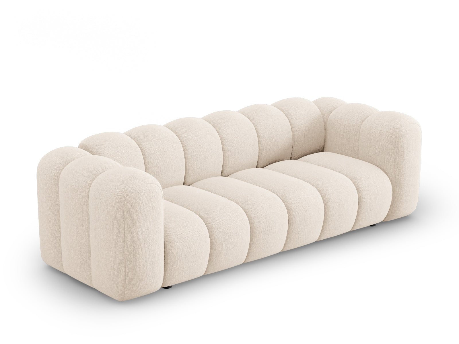 Erleben Sie das Lupine Sofa 3 Sitzer von Micadoni – ein elegantes, komfortables Möbelstück, das Ihrem Wohnraum Stil und Gemütlichkeit verleiht.