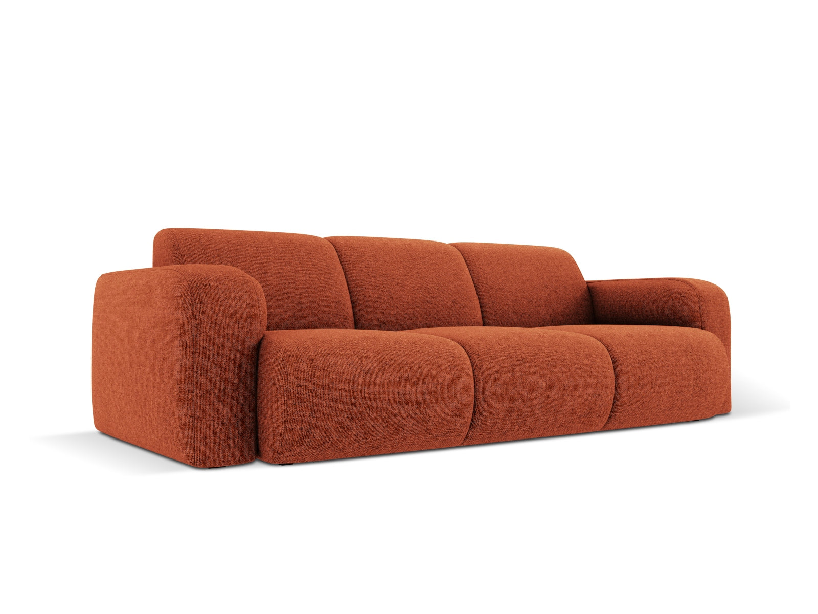 Erleben Sie das Molino Sofa 3 Sitzer von Micadoni – eine harmonische Verbindung aus modernem Design, erstklassigem Komfort und vielfältigen Stoff- und Farbvarianten für Ihr stilvolles Wohnzimmer.