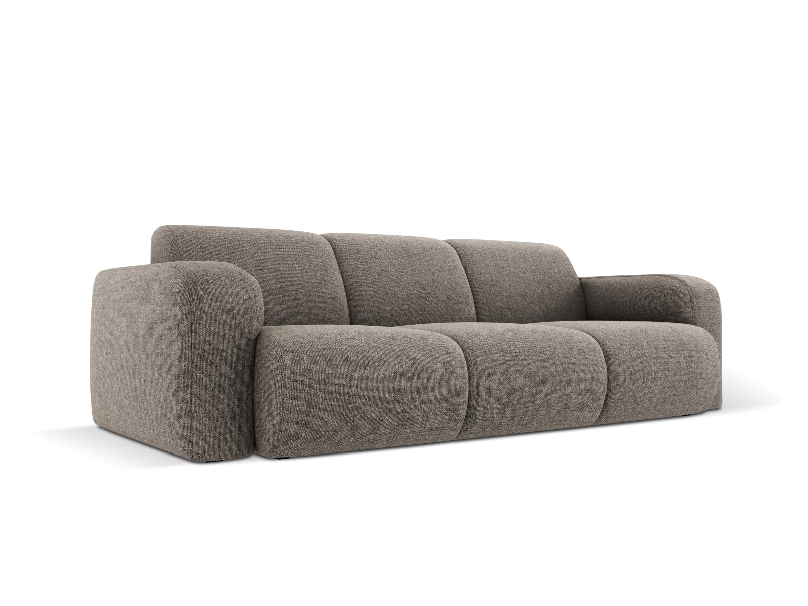 Erleben Sie das Molino Sofa 3 Sitzer von Micadoni – eine harmonische Verbindung aus modernem Design, erstklassigem Komfort und vielfältigen Stoff- und Farbvarianten für Ihr stilvolles Wohnzimmer.