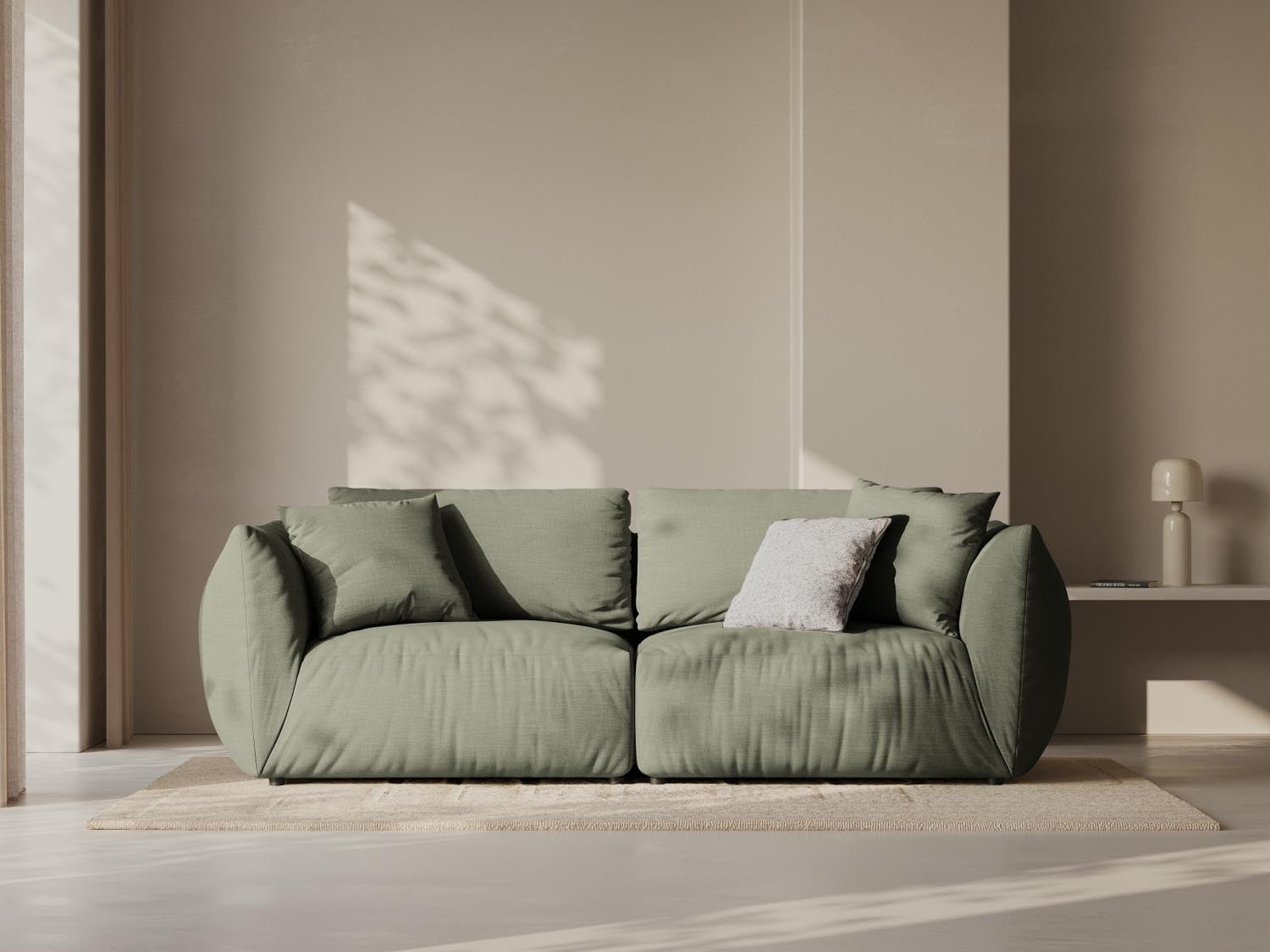 Elegantes Chris Modular Sofa 3 Sitzer in sanftem Blau, ideal für stilvolle Wohnräume, präsentiert von Micadoni.