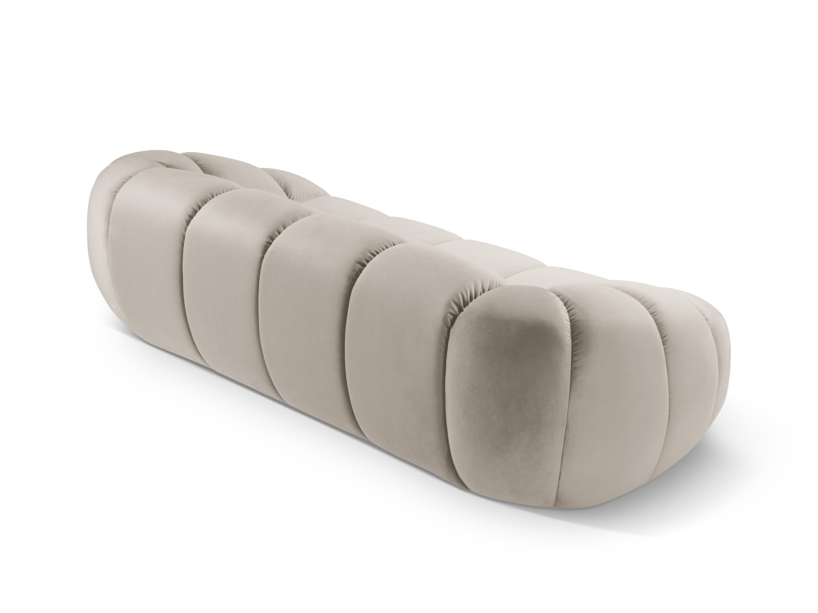 Stilvolles 3-Sitzer Sofa Diana aus Velours in sanftem Beige, perfekt für moderne Wohnzimmer und entspannte Stunden.