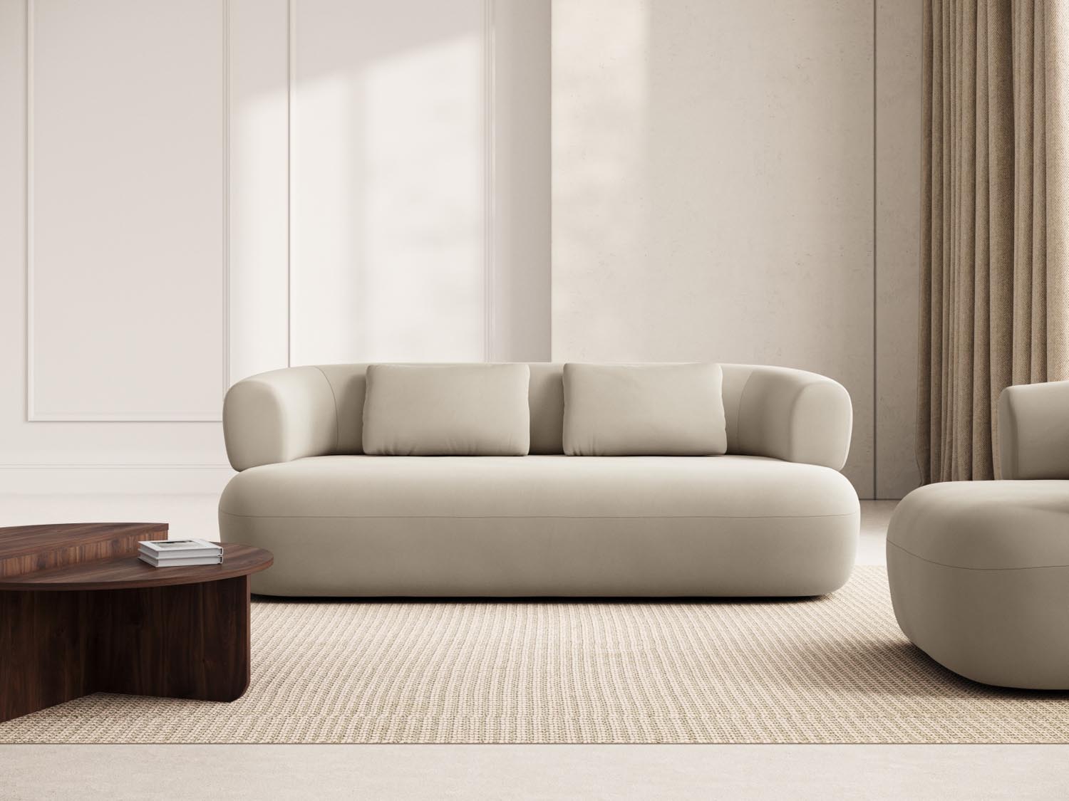 Elegantes Jenny Velour Sofa in sanftem Beige, ideal für stilvolle Wohnräume. Komfortables 3-Sitzer Design von Micadoni.