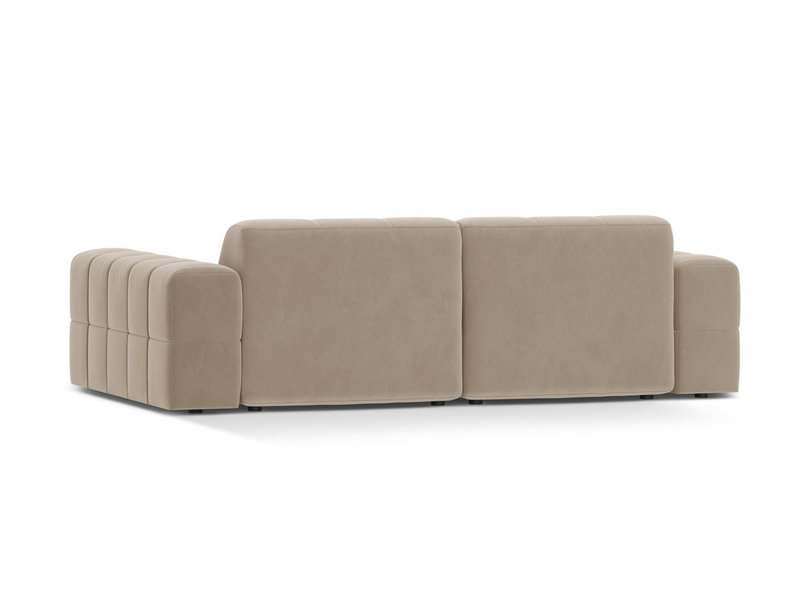 Elegantes 3-Sitzer Sofa Jennifer in dunkelbeige, ideal für stilvolle Wohnräume und entspannte Stunden mit Familie und Freunden.