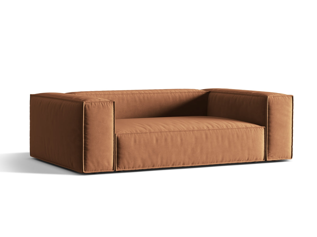 Nuria Velour Sofa 3 Sitzer in Honey-Paris präsentiert im Onlineshop von KAQTU Design AG. 3er Sofa ist von Micadoni