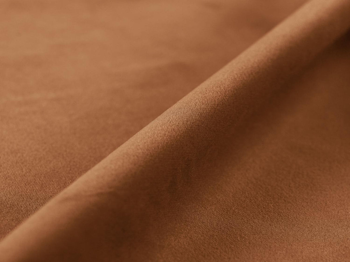 Nuria Velour Sofa 3 Sitzer in Honey-Paris präsentiert im Onlineshop von KAQTU Design AG. 3er Sofa ist von Micadoni