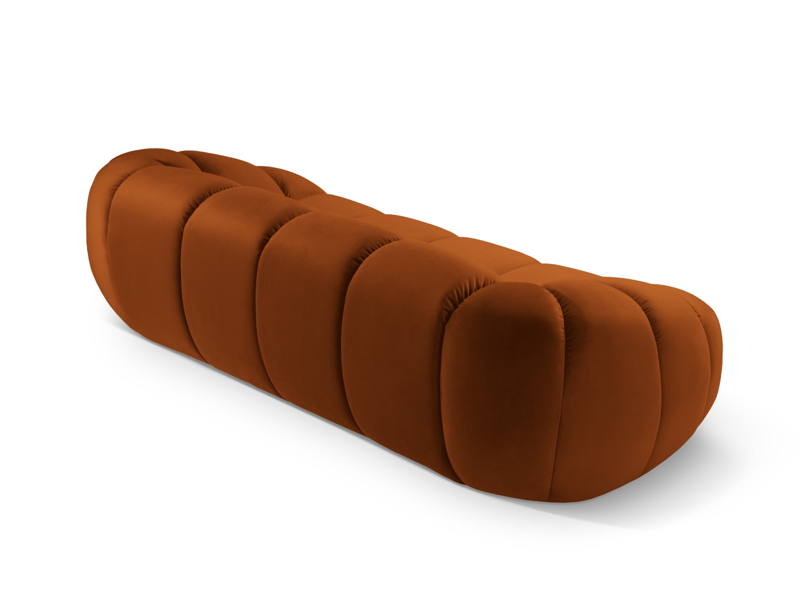 Elegantes 3-Sitzer Sofa aus weichem Velours in warmem Terracotta, ideal für gemütliche und stilvolle Wohnräume von Micadoni.