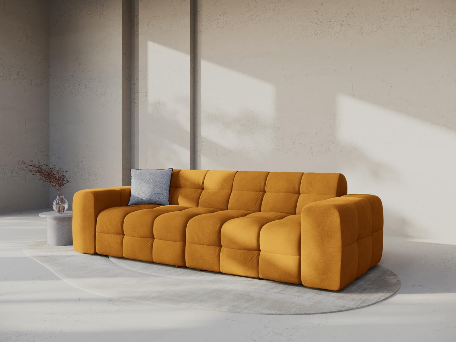 Elegantes Kendal Velour Sofa in Senfgelb, 4-Sitzer, ideal für stilvolle Wohnräume, präsentiert von Micadoni.