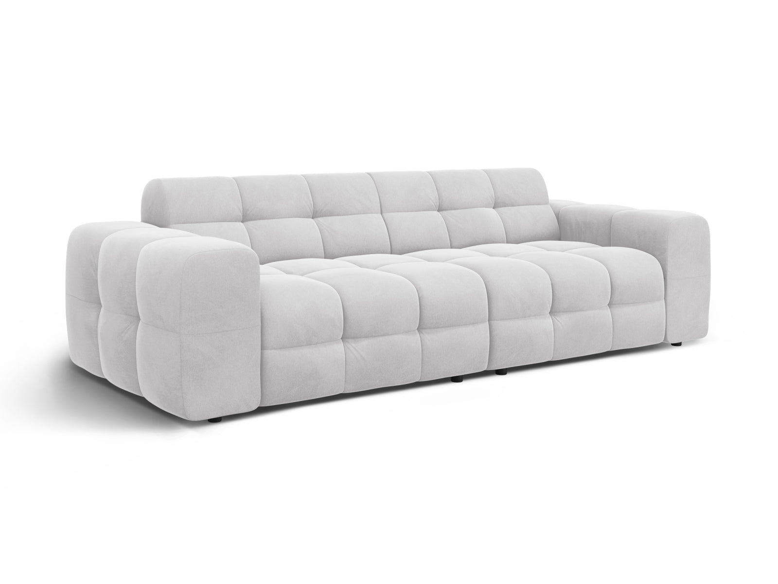 Stilvolles Kendal Velour Sofa in zartem Hellgrau, perfekt für moderne Wohnzimmer. Bequemes 4-Sitzer Modell von Micadoni.