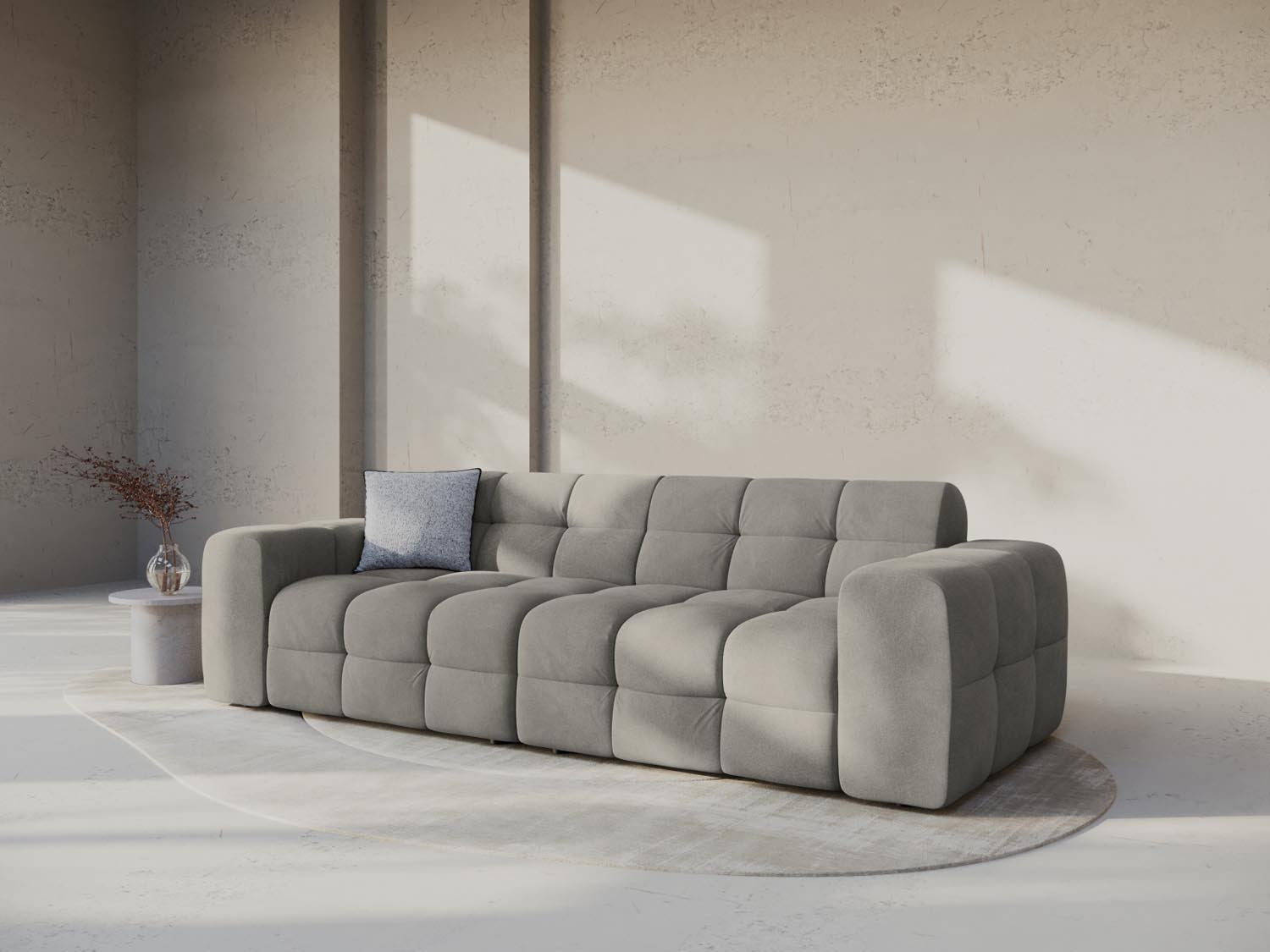 Entdecken Sie das Kendal Velour Sofa 4 Sitzer von Micadoni – stilvolles Design, luxuriöser Komfort und ideale Gemütlichkeit für Ihr Wohnzimmer.