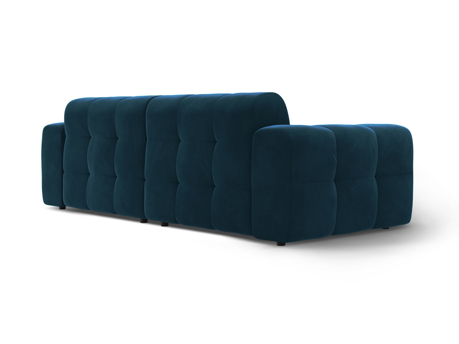 Elegantes Kendal Velour Sofa in edlem Blau, 4-Sitzer von Micadoni, ideal für stilvolle Wohnräume und gemütliche Abende.