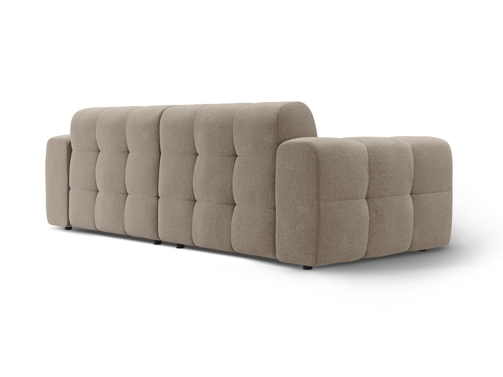 Entdecken Sie das Kendal Sofa 4 Sitzer von Micadoni – ein stilvolles Velours-Sofa, das modernen Komfort und Eleganz in Ihr Wohnzimmer zaubert.