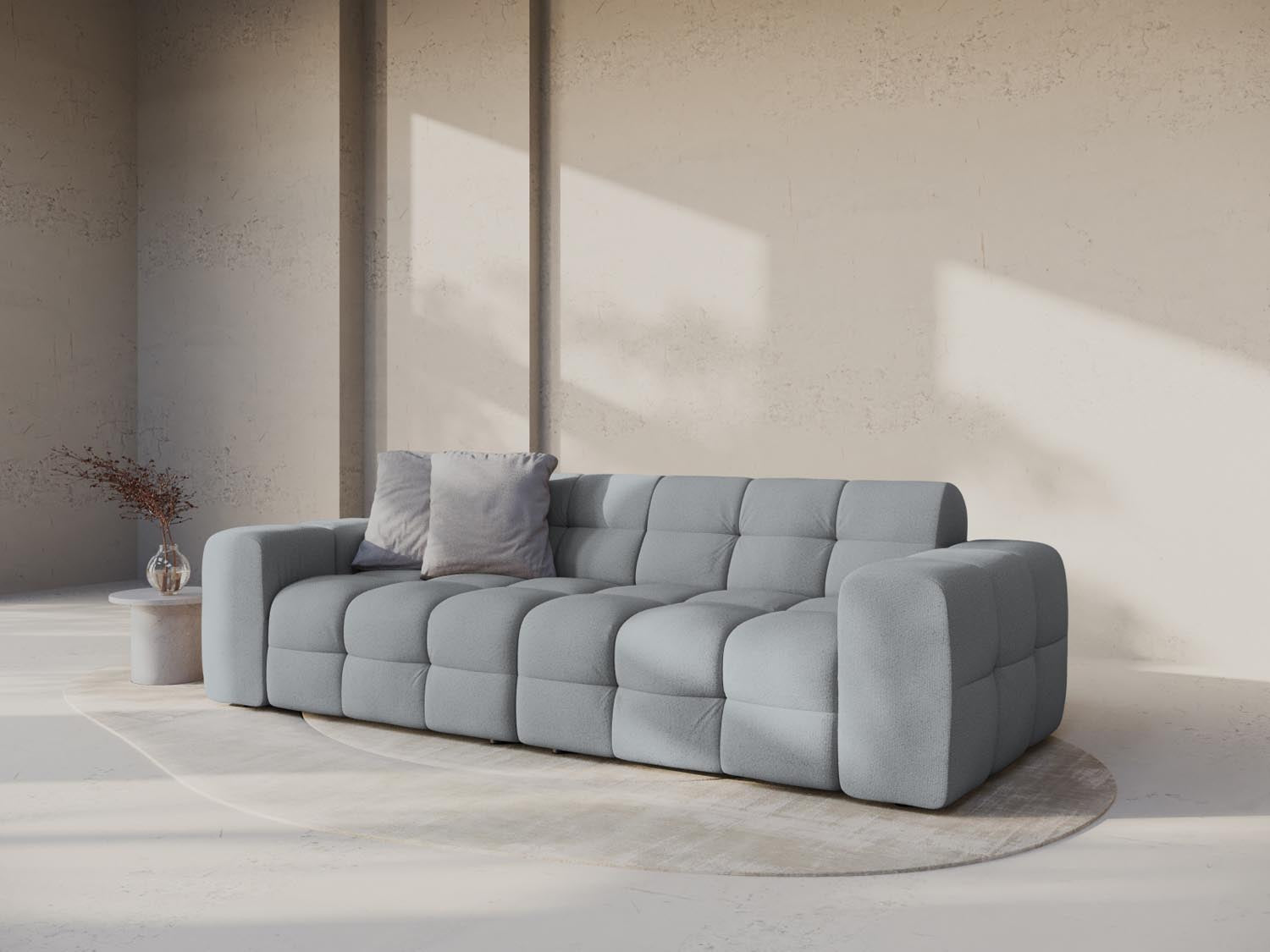 Erleben Sie das Kendal Sofa 4 Sitzer von Micadoni – ein elegantes Velours-Sofa, das stilvollen Komfort und zeitgemässe Ästhetik in Ihr Zuhause bringt.