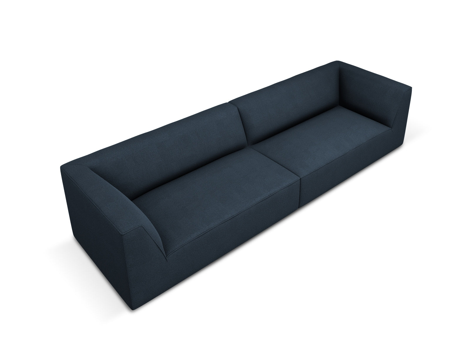 Gemütliches Ruby Sofa für 4 Personen, perfekt für stilvolle Wohnzimmer. Hochwertige Verarbeitung und modernes Design von Micadoni.