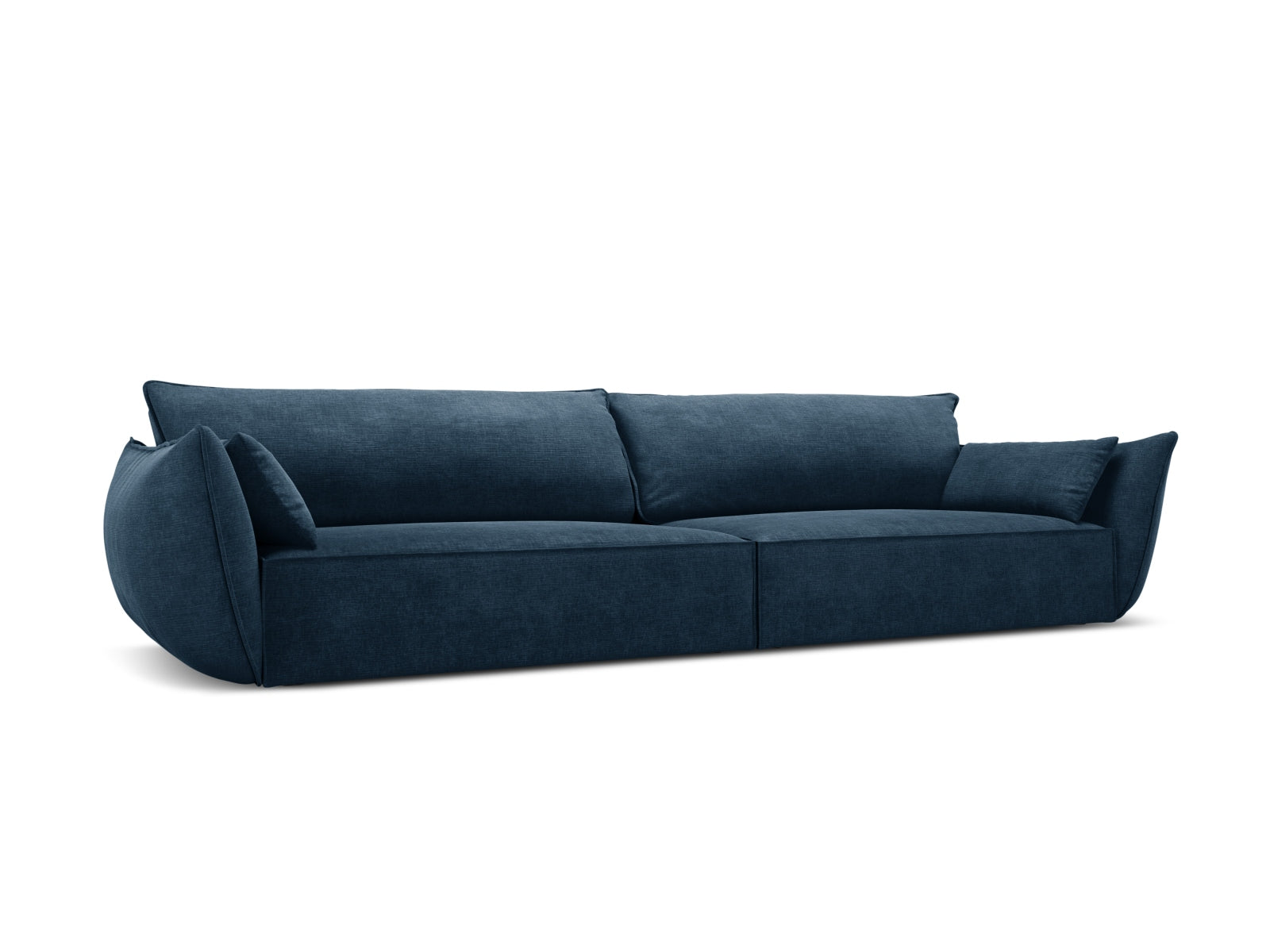 Elegantes Kaelle 4-Sitzer Sofa in Royalblau von Micadoni, ideal für stilvolle Wohnräume und gemütliche Abende.